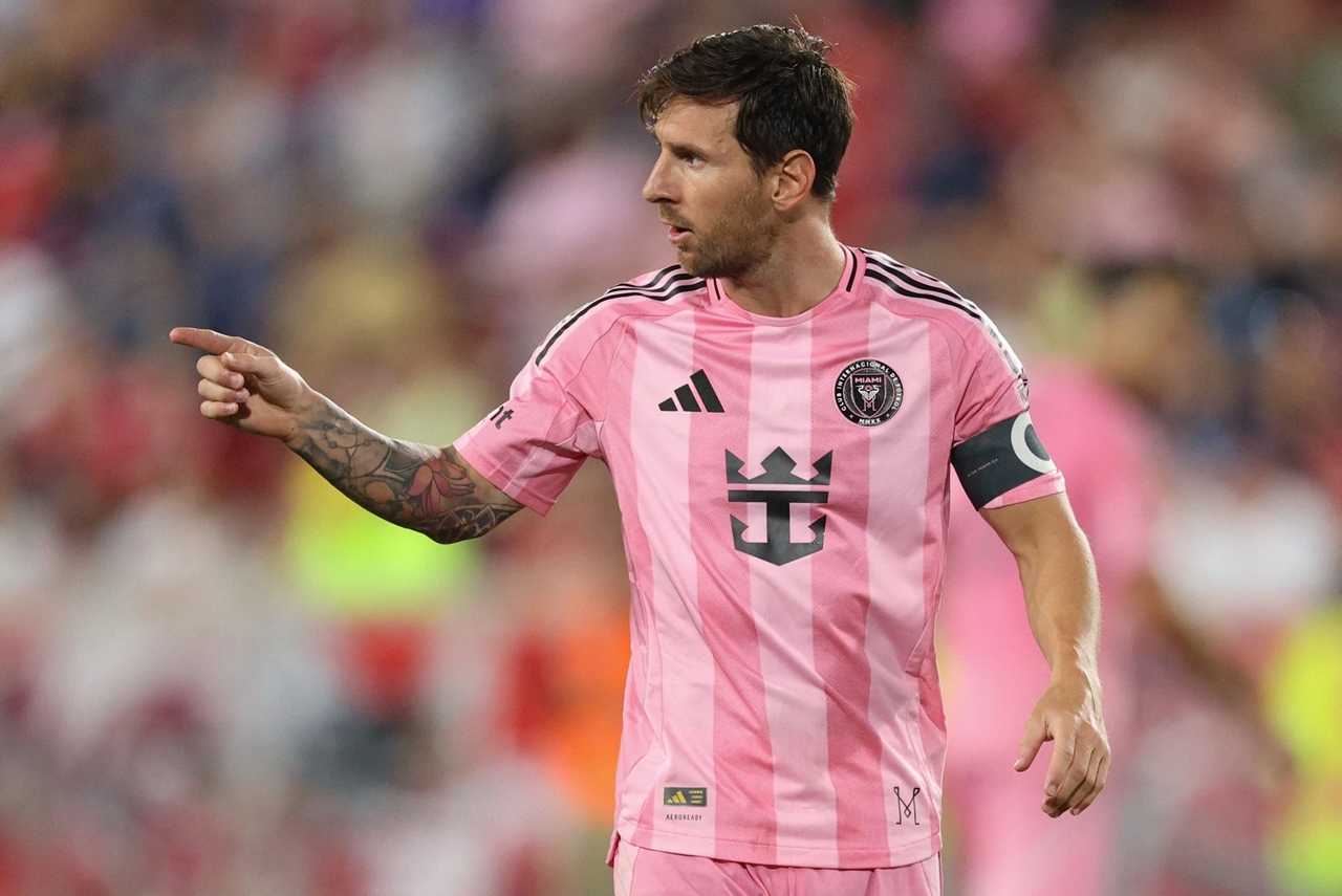 Ronaldo, Messi, thu nhập cầu thủ, Al Nassr, Inter Miami, lương cầu thủ