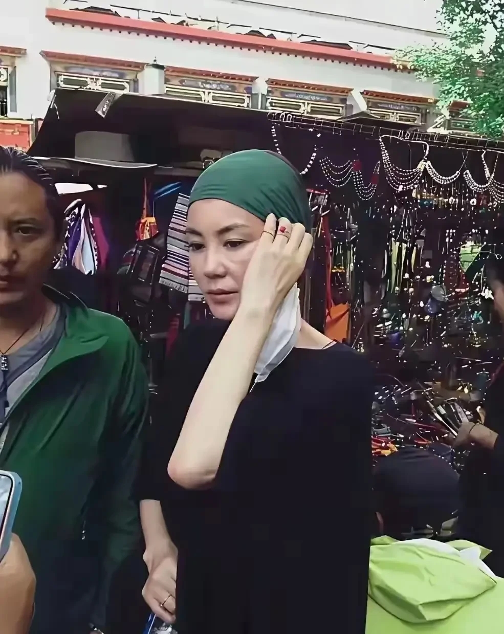Vương Phi, vẻ ngoài tiều tụy, Tây Tạng, Tạ Đình Phong