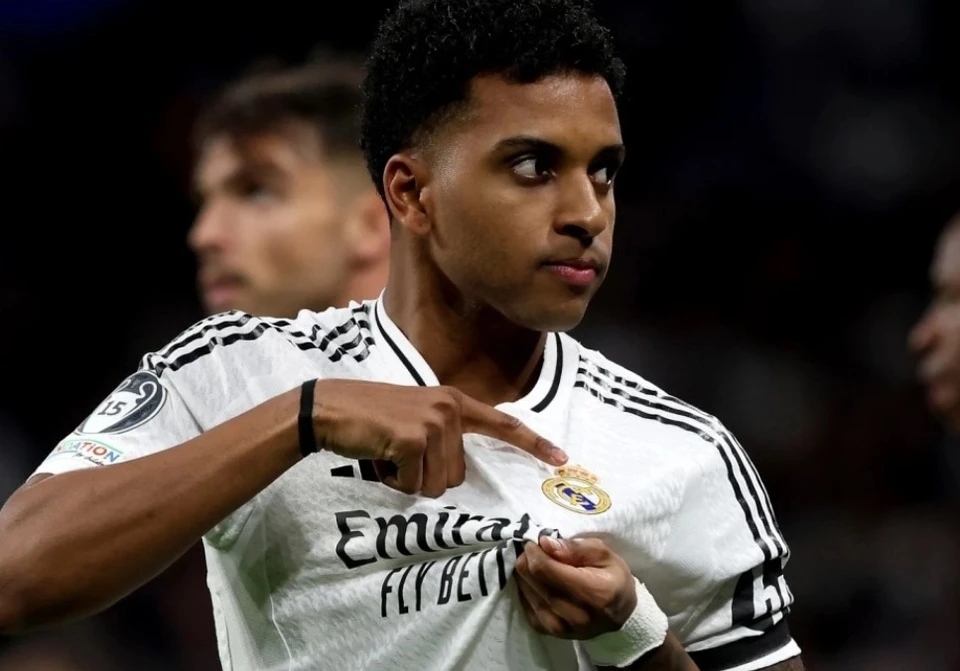 Rodrygo, Real Madrid, chuyển nhượng hè 2025, Tottenham, lương 12 triệu euro