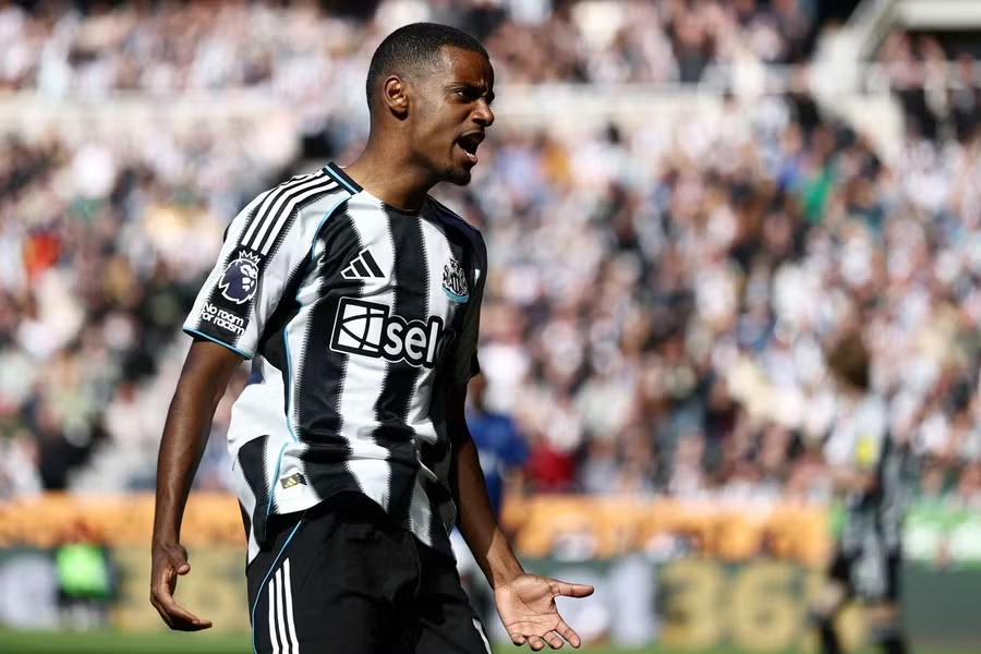 Alexander Isak, Newcastle, Eddie Howe, chuyển nhượng, Premier League, Champions League