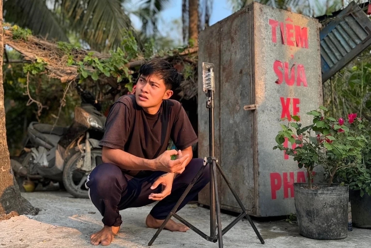 Lê Tuấn Khang, TikTok Việt Nam, hiện tượng mạng, đám giỗ bên cồn, content miền Tây, TikTok Awards 2024