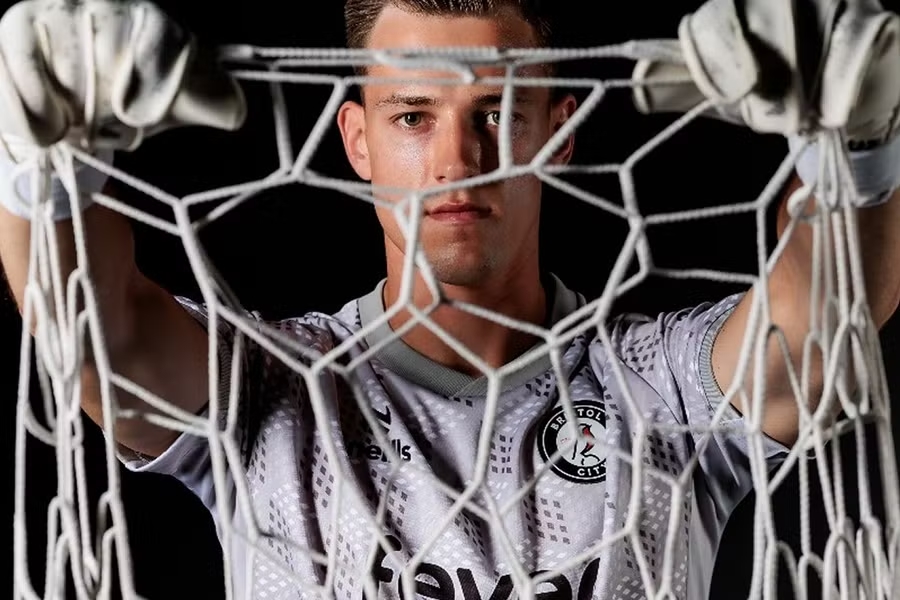 Vitek, Manchester United, Bristol City, Championship