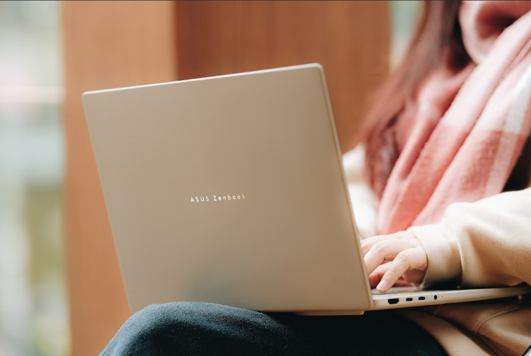 ASUS tựu trường 2025, laptop AI mỏng nhẹ, Vivobook S14 S16, ASUS Gaming V16, laptop cho học sinh sinh viên, laptop hiệu năng cao