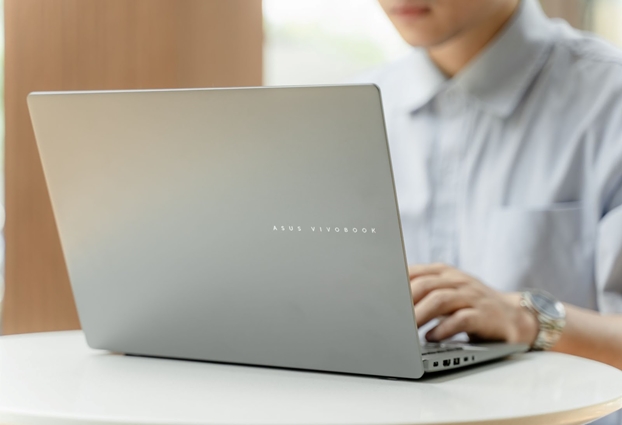 ASUS tựu trường 2025, laptop AI mỏng nhẹ, Vivobook S14 S16, ASUS Gaming V16, laptop cho học sinh sinh viên, laptop hiệu năng cao