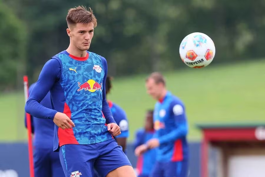 Benjamin Sesko, RB Leipzig, chuyển nhượng Sesko, Manchester United, Newcastle United, Marcel Schäfer
