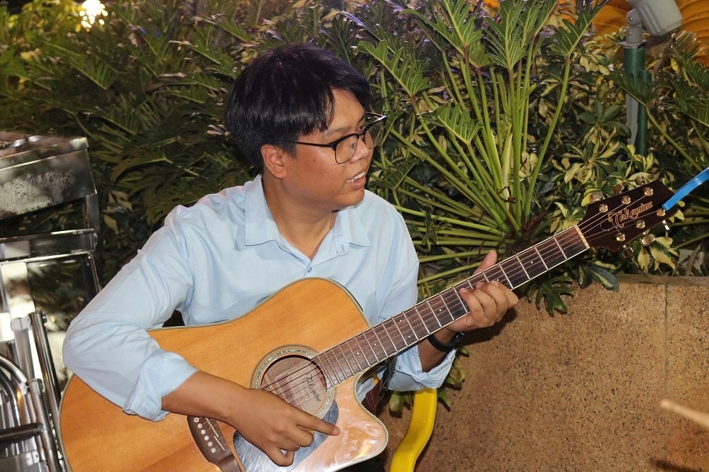 TLai Band, ban nhạc khiếm thị, âm nhạc truyền cảm hứng, nghị lực sống, âm nhạc và ánh sáng, người khuyết tật biểu diễn, âm nhạc chữa lành