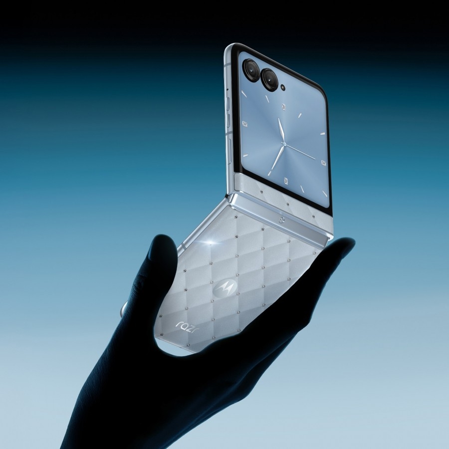Motorola Razr Swarovski, Buds Loop, Pantone Ice Melt, Motorola 2025