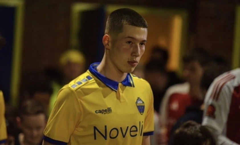 Lee Williams, Harry Kane, V.League, cầu thủ Việt kiều, bóng đá Việt Nam