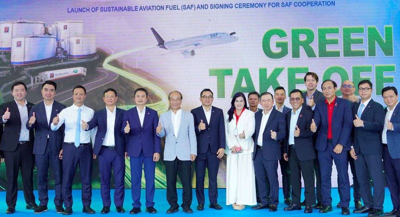 Vietjet, Petrolimex Aviation, Nhiên liệu xanh, SAF, Sustainable Aviation Fuel, hàng không bền vững, giảm phát thải carbon, ESG, ISCC EU, chuyển đổi xanh