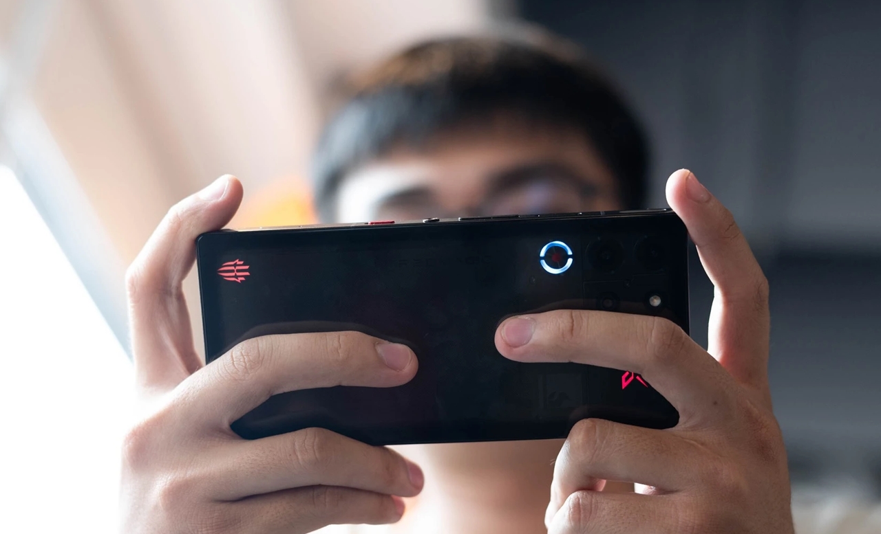 REDMAGIC 10s Pro, điện thoại mạnh nhất thế giới, Snapdragon 8 Elite, gaming phone, giá REDMAGIC 10s Pro