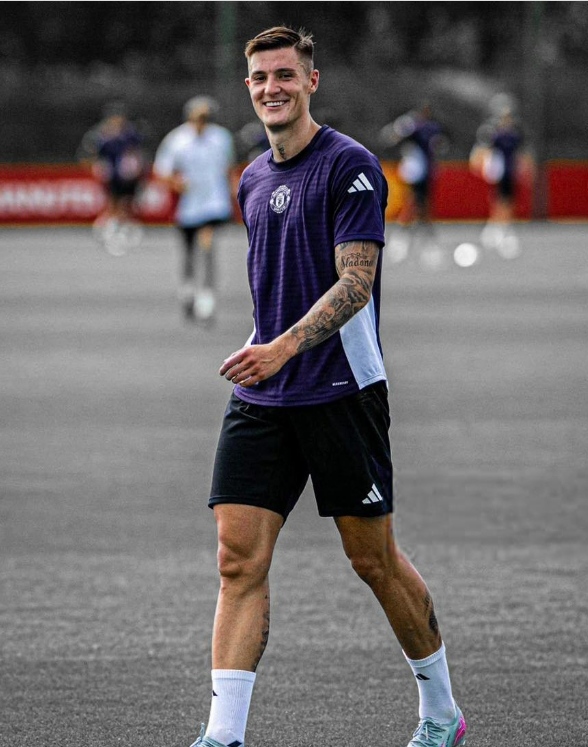 Benjamin Sesko, Manchester United, Sesko MU, trận MU vs Arsenal 17/8, Old Trafford, tân binh MU 2025