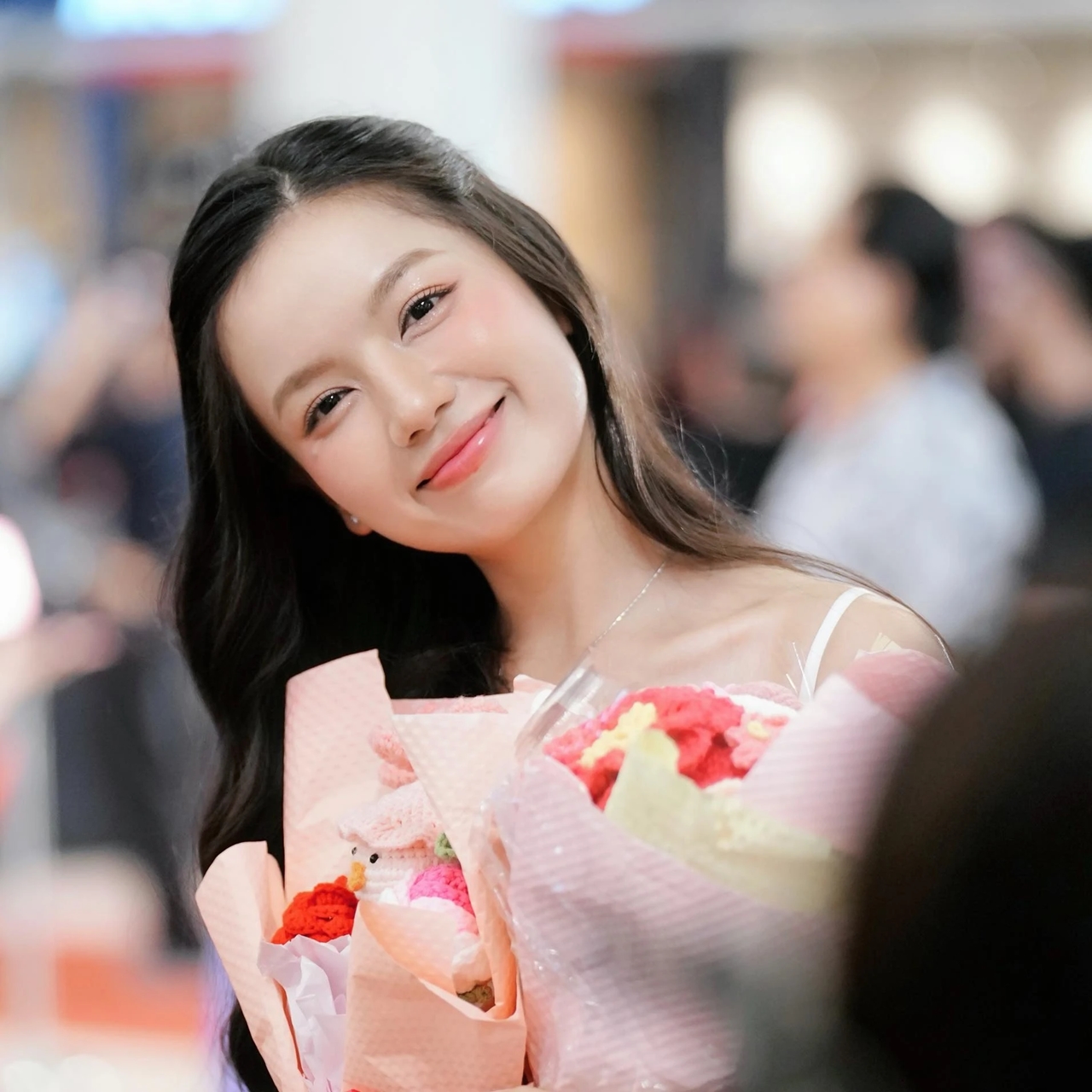 Hạ Anh, Mưa đỏ, vai Hồng, diễn viên Việt, điện ảnh Quân đội Nhân dân, Đặng Thái Huyền