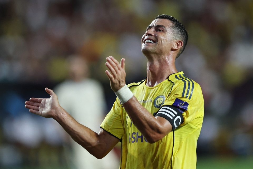 Ronaldo, Siêu Cúp Saudi Arabia, Al-Ahli, Al-Qadsiah, bóng đá Hong Kong