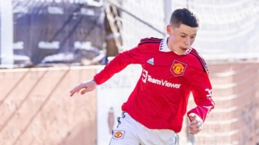 Kai Rooney, tiểu sử Kai Rooney, Wayne Rooney, Manchester United, đội trẻ MU, bóng đá trẻ, La Masia, U18 Manchester United, tài năng trẻ Anh