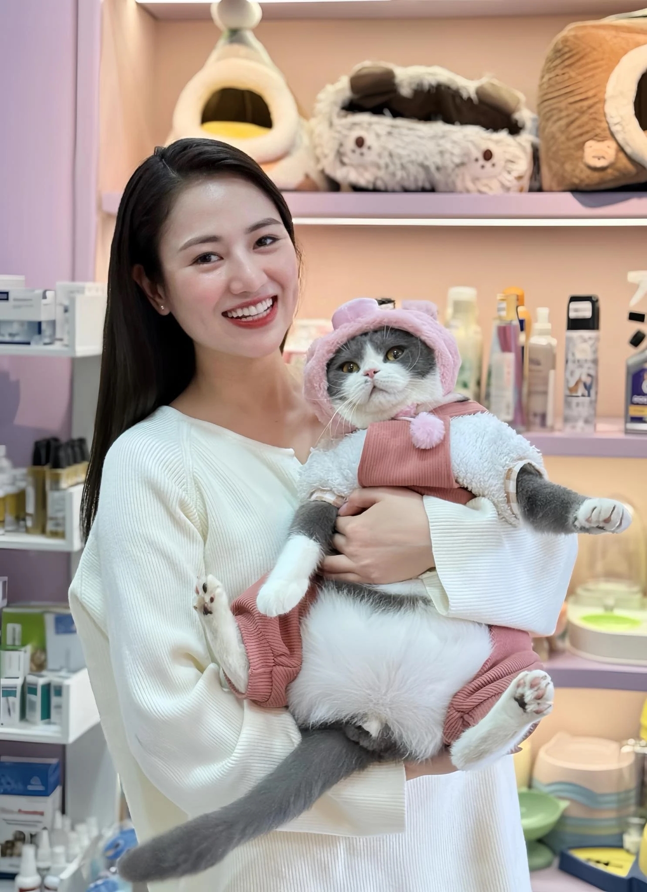 Việt Hoa, phim giờ vàng, Gió ngang khoảng trời xanh, diễn viên Việt Hoa, sắc vóc Việt Hoa