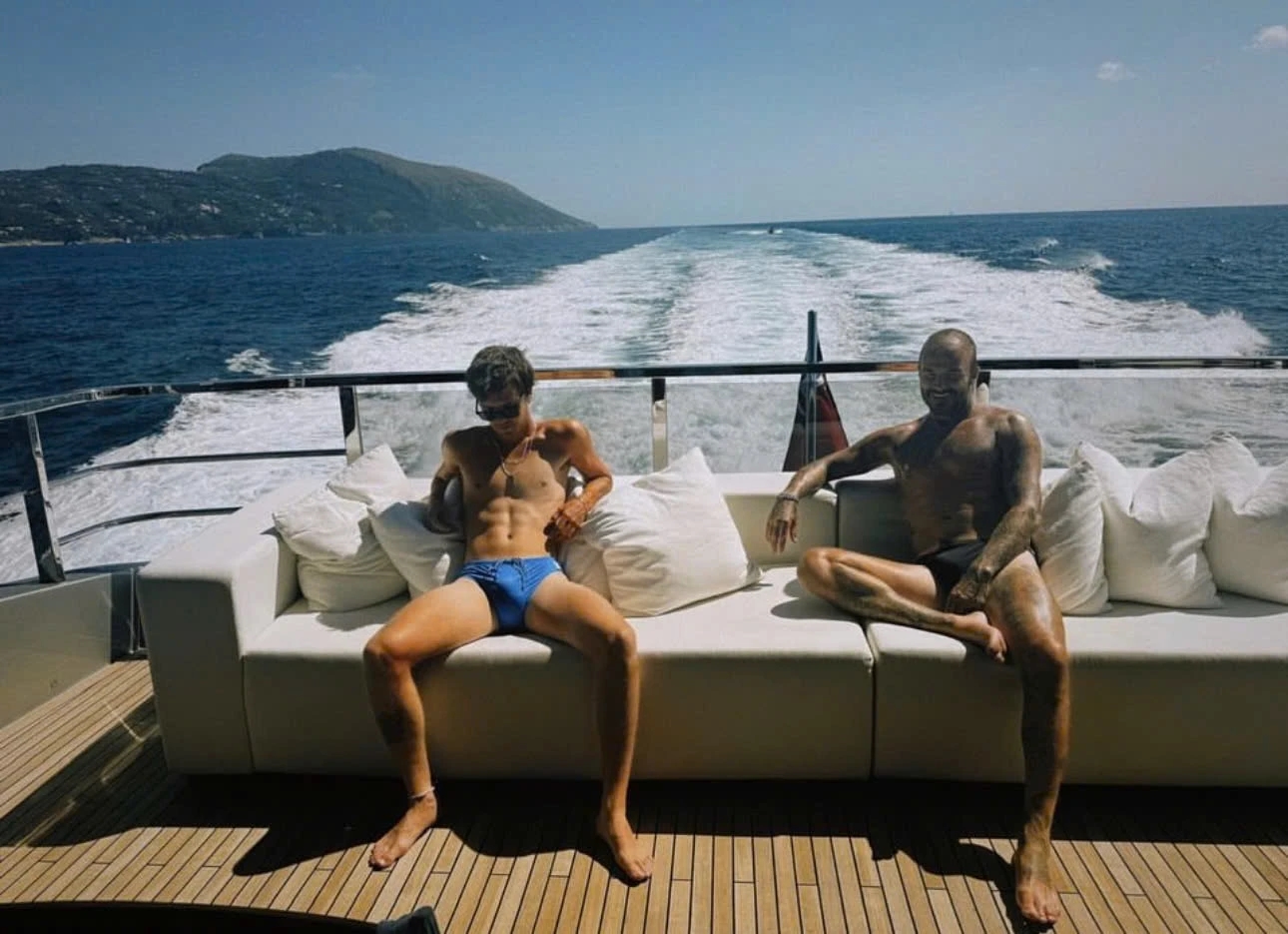 David Beckham, Cruz Beckham, Gia đình Beckham, ảnh khoe body, du thuyền Italy