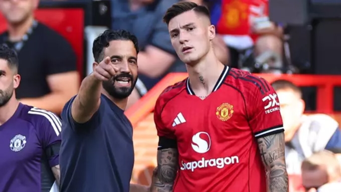 Benjamin Sesko, MU vs Fulham, Manchester United, Premier League 2025/26, Old Trafford