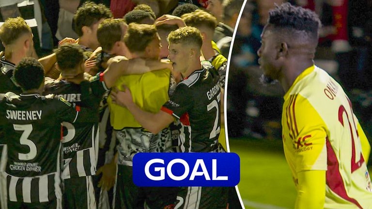 MU, Onana, Grimsby, Carabao Cup, sai lầm thủ môn