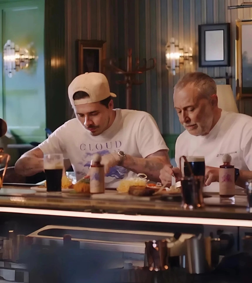 Brooklyn Beckham, David Beckham, Victoria Beckham, mỉa mai, gia đình Beckham