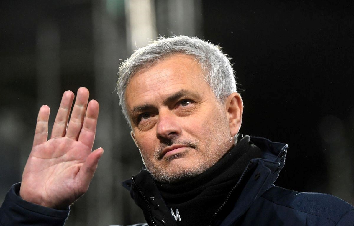 Mourinho, 99 triệu bảng đền bù, Jose Mourinho, Fenerbahçe, hợp đồng HLV, Người đặc biệt