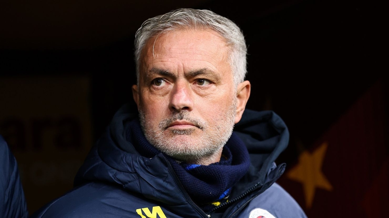 Mourinho, 99 triệu bảng đền bù, Jose Mourinho, Fenerbahçe, hợp đồng HLV, Người đặc biệt