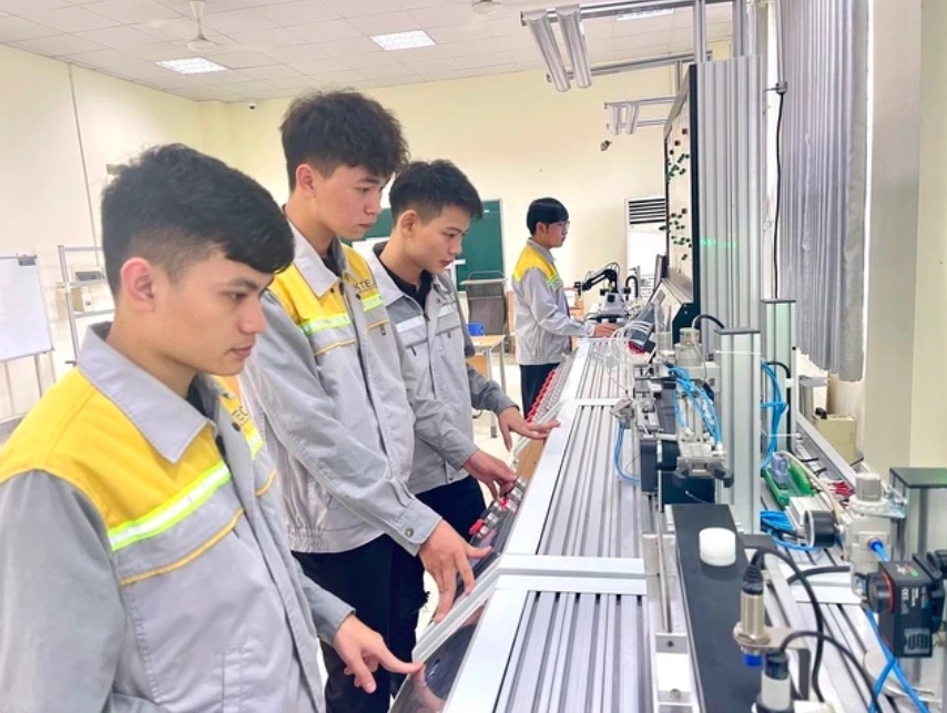 Sinh viên STEM, vay sinh hoạt phí, vay học phí, lãi suất ưu đãi, tín dụng sinh viên