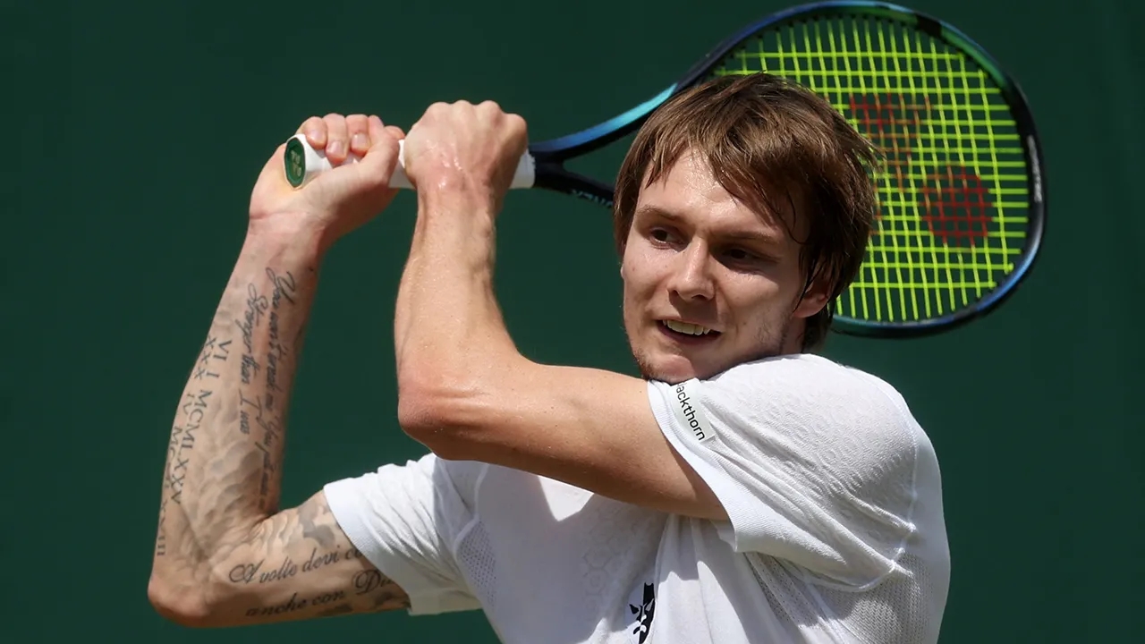 Alexander Bublik, tiểu sử Alexander Bublik, tennis, ATP, Halle Open, French Open, Kazakhstan