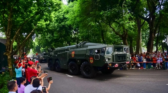 Diễu binh 2/9, Khí tài quân sự, Quảng trường Ba Đình, xe đặc chủng, pháo binh, công an nhân dân, quân đội Việt Nam