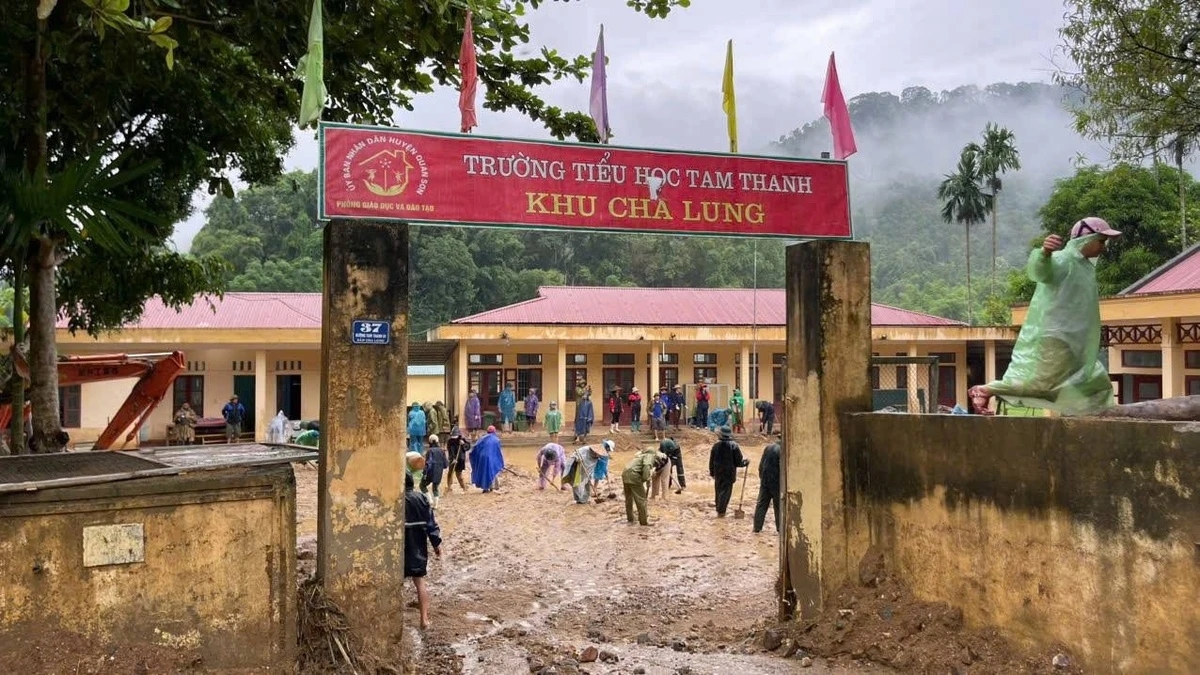 Khai giảng năm học mới, giáo viên miền Trung, bão số 5, bão số 6, trường học vùng lũ