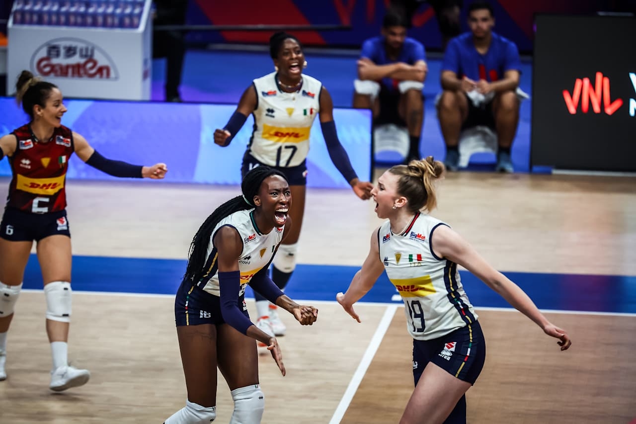 Xem trực tiếp Ý vs Brazil, link livestream bóng chuyền nữ, bán kết Giải bóng chuyền nữ VĐTG 2025, Volleyball World, VBTV, Ý vs Brazil