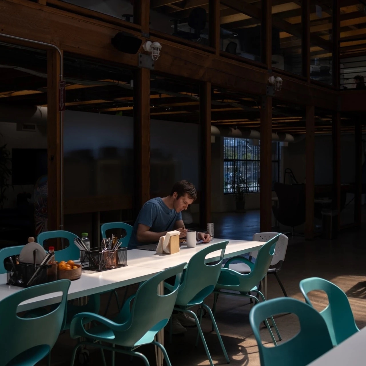 Founder trẻ, San Francisco, Startup AI, văn hóa làm việc, công nghệ, giấc mơ tỷ USD