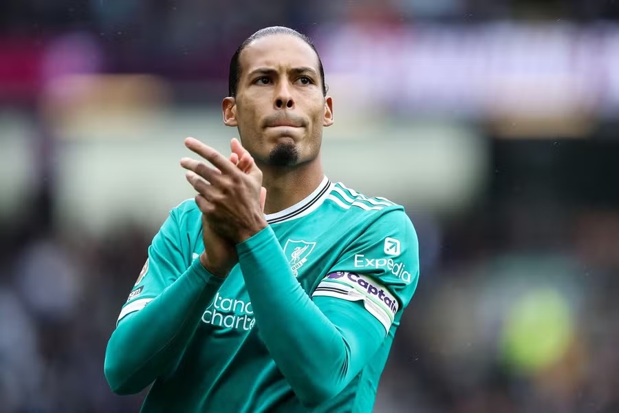 Van Dijk, Isak, Liverpool, Newcastle, chuyển nhượng, Anfield
