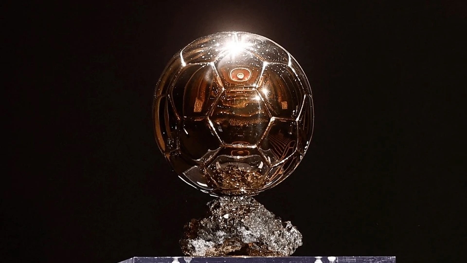 Quả bóng Vàng 2025, danh hiệu Quả bóng Vàng, Vincent Garcia, Ousmane Dembele, Ronaldinho trao giải