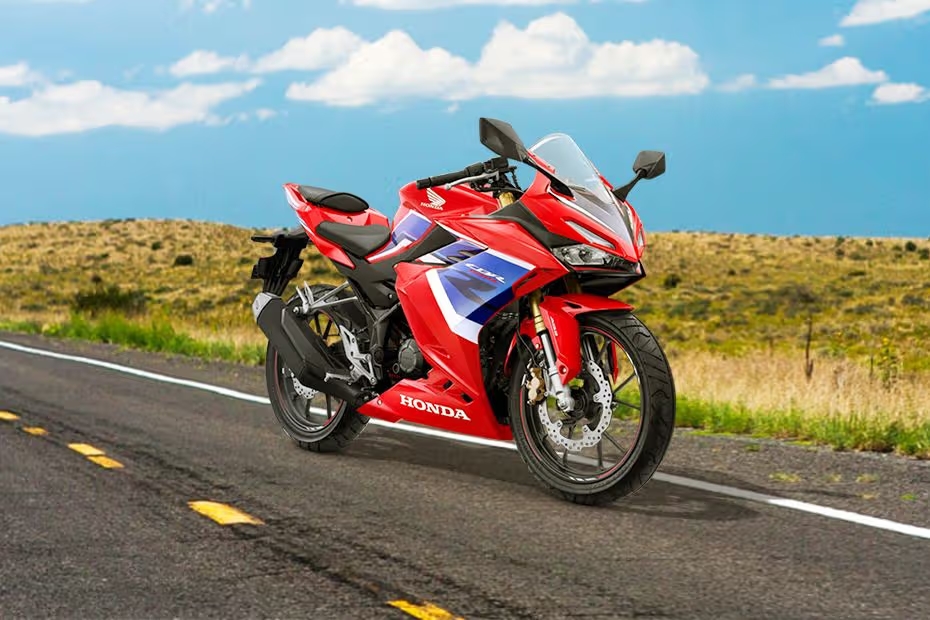 Giá xe CBR150R, Honda CBR150R 2025, giá xe Honda, sportbike 150cc, bảng giá xe tháng 10/2025