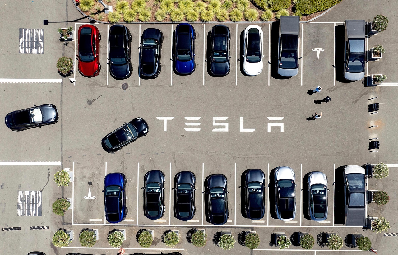 Cổ phiếu Tesla, Elon Musk, sản phẩm mới Tesla, Tesla Roadster, Robotaxi, Giá cổ phiếu TSLA, Tesla ra mắt sản phẩm, tin Tesla hôm nay