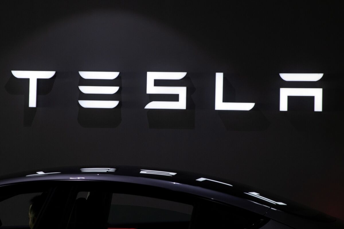 Cổ phiếu Tesla, Elon Musk, sản phẩm mới Tesla, Tesla Roadster, Robotaxi, Giá cổ phiếu TSLA, Tesla ra mắt sản phẩm, tin Tesla hôm nay