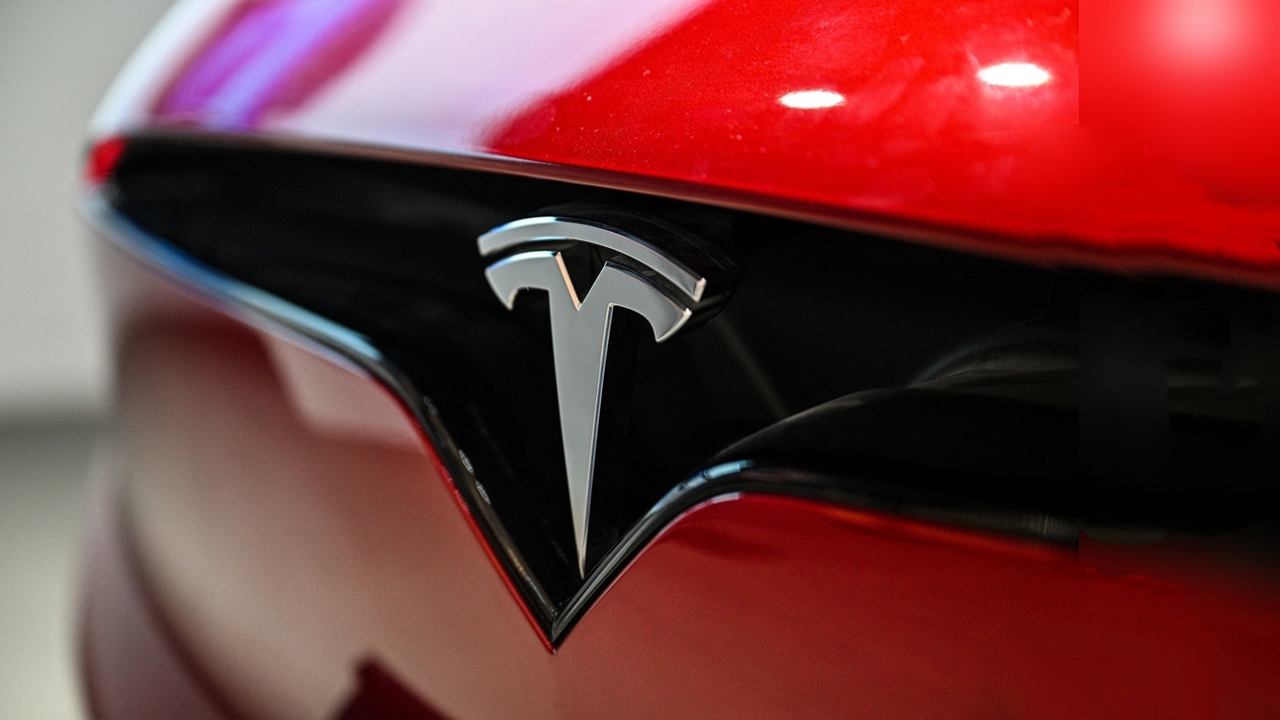 Tesla, Model Y giá rẻ, Elon Musk, xe điện, doanh số Tesla, thị phần EV, Model 3, Tesla 2025