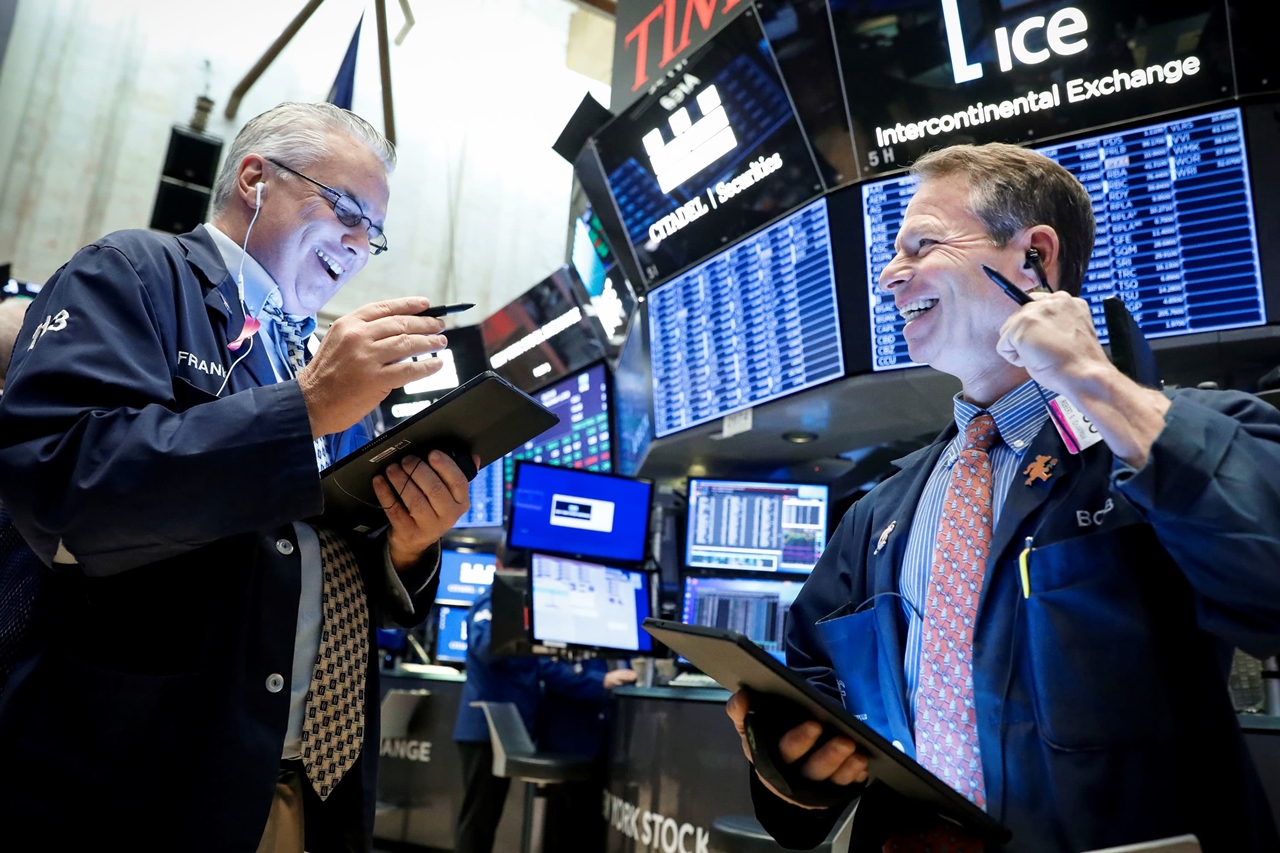 S&P 500, dự báo Phố Wall, Thị trường chứng khoán Mỹ, mùa báo cáo lợi nhuận, AI bubble, cổ phiếu công nghệ