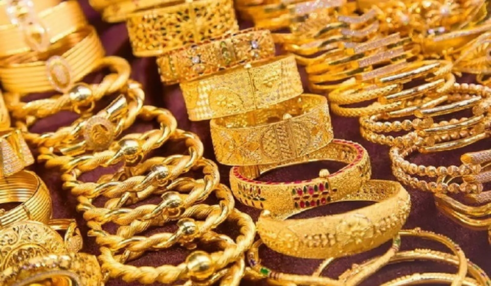 Giá vàng 13/10, giá vàng hôm nay 13/10/2025, giá vàng 13/10, vàng SJC, giá vàng thế giới, giá vàng trong nước, giá vàng neo cao, dự báo giá vàng