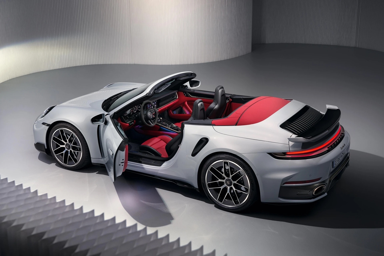 Porsche 911 Turbo S Cabriolet, Porsche 911, 911 Turbo S, T-Hybrid, xe mui trần Porsche, xe thể thao sang trọng, Porsche Việt Nam