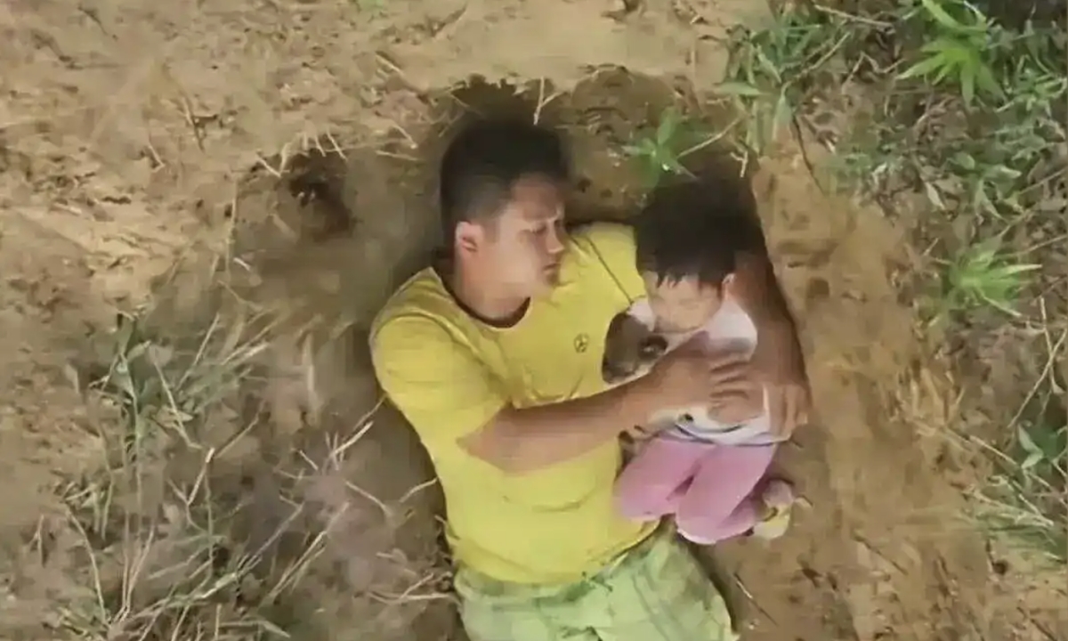 Cô bé từng được cha ‘đào huyệt trước để làm quen với cái chết’ hồi sinh kỳ diệu