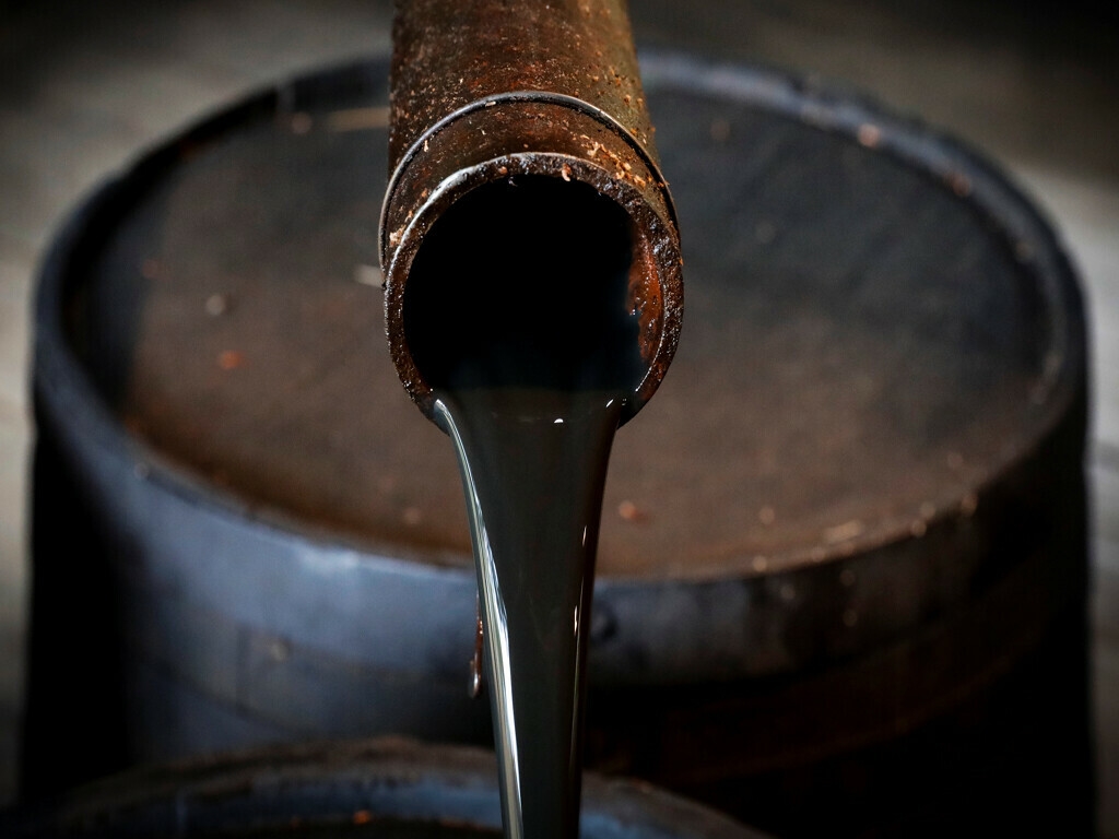 giá dầu hôm nay, giá dầu 26/10, giá dầu thế giới, giá dầu Brent, giá dầu WTI, trừng phạt Nga, giá dầu thô, thị trường năng lượng, giá dầu Mỹ, giá dầu châu Âu