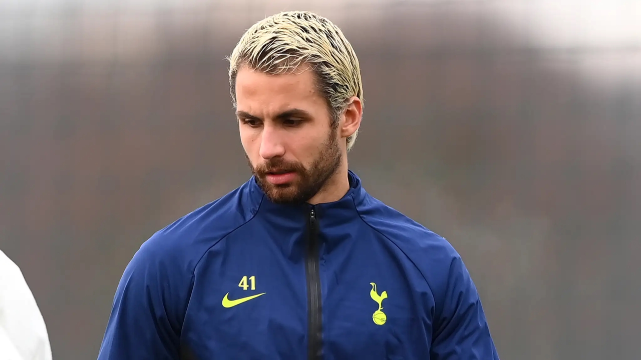 Alfie Whiteman, Tottenham, thủ môn Tottenham, Degerfors, The Athletic, giải nghệ, nhiếp ảnh, Premier League