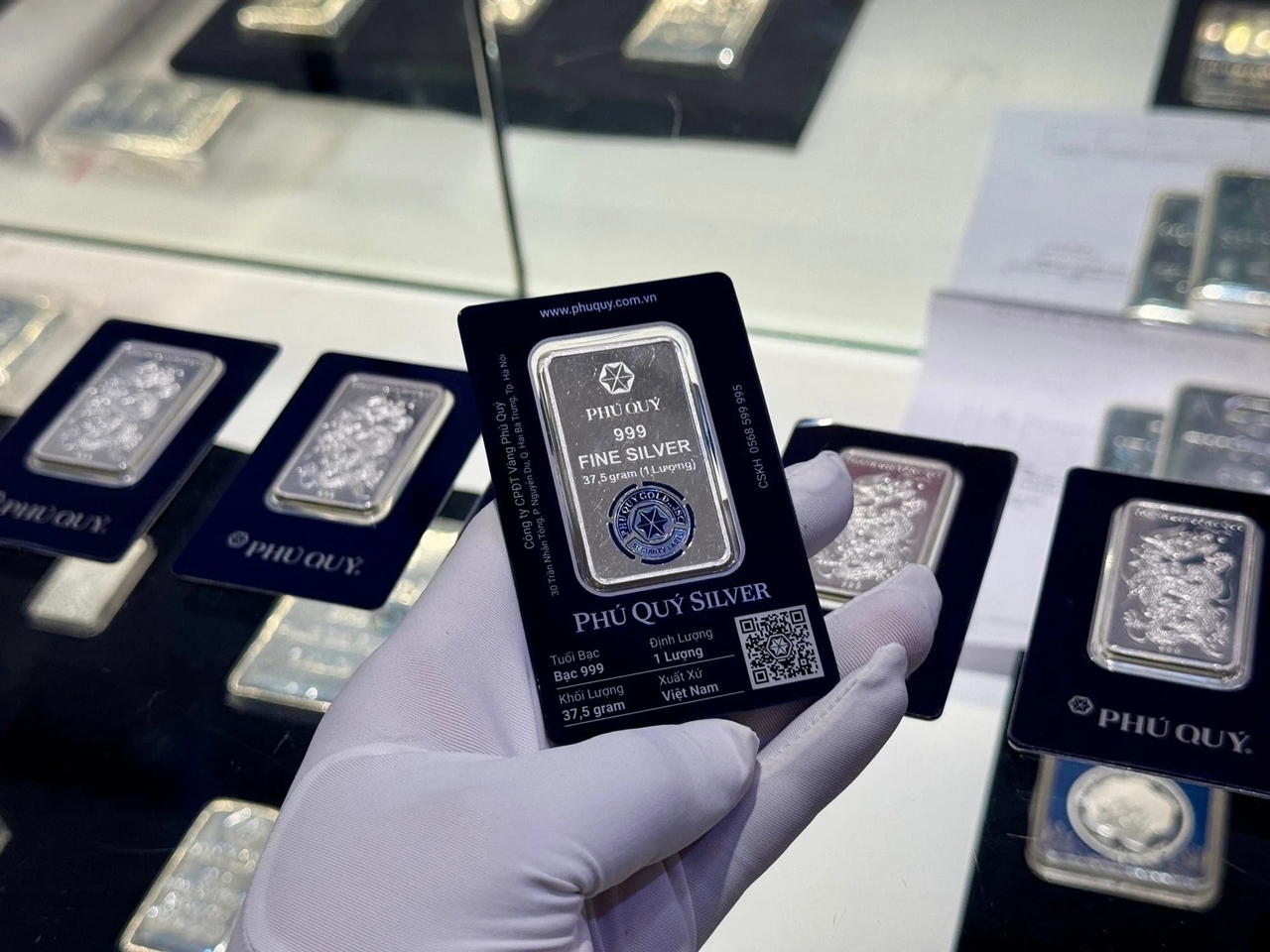 giá bạc, giá bạc 1/11/2025, giá bạc hôm nay, giá bạc thế giới, Tập đoàn Vàng bạc Đá quý Phú Quý, bạc 999