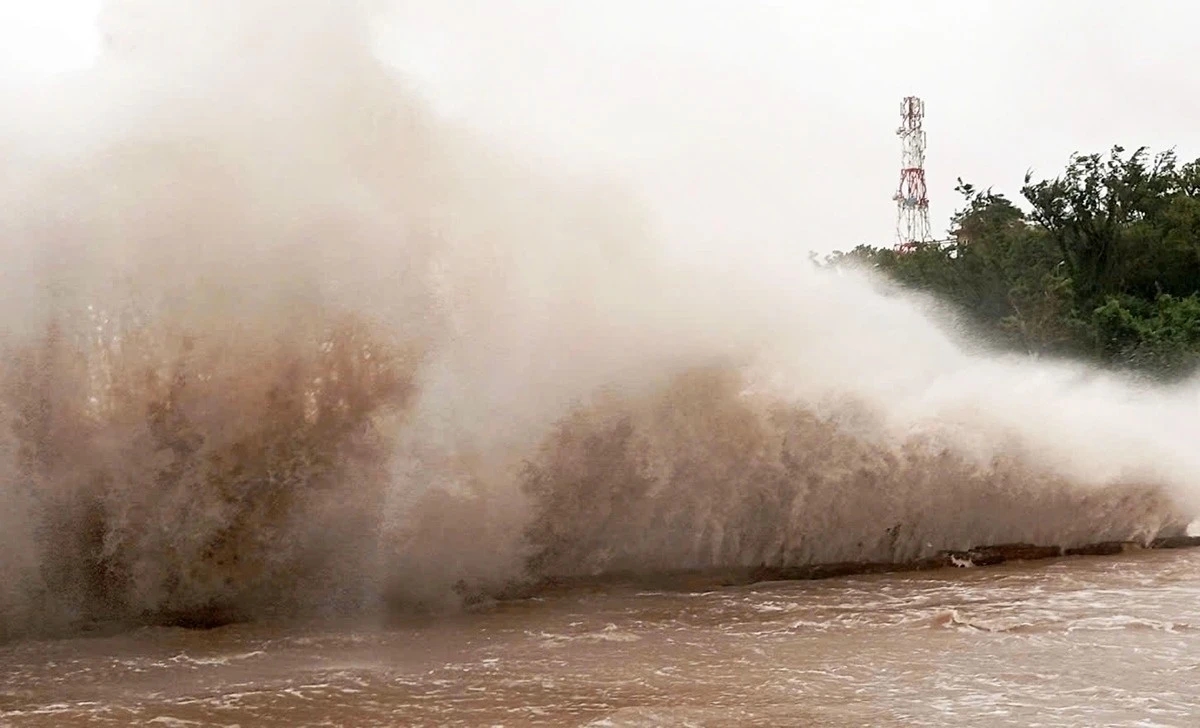 ĐôngBão số 13, Biển Đông, dự báo thời tiết, Trung Trung Bộ, Khánh Hòa, Đà Nẵng, mưa lớn, lũ quét, sạt lở đất