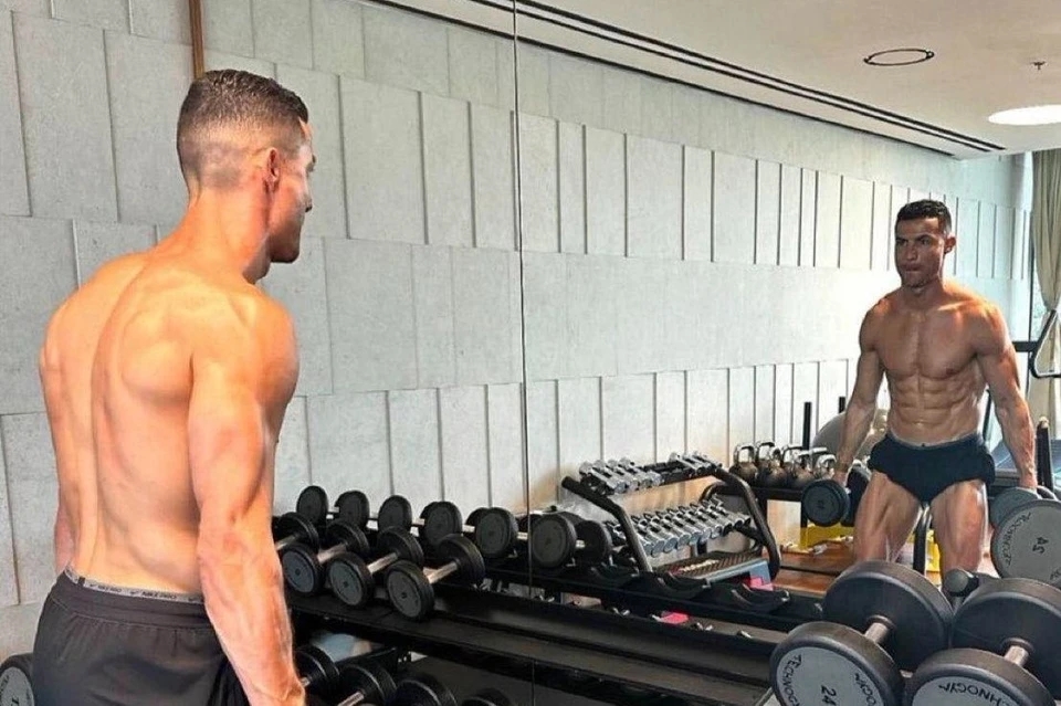 Cristiano Ronaldo, cơ bắp Ronaldo, thân hình Ronaldo, Ronaldo tuổi 40, CR7 gym