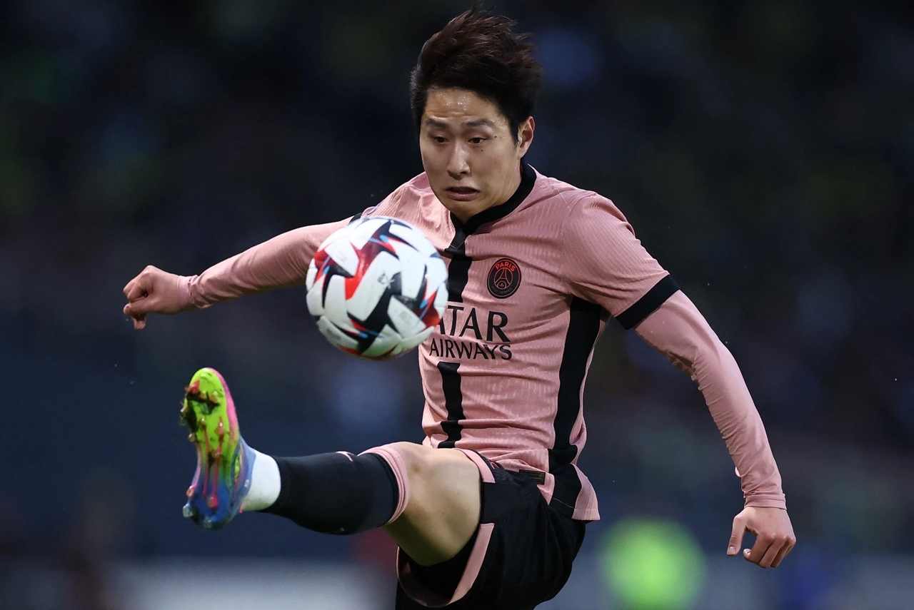 Lee Kang-in, chuyển nhượng châu Á, PSG, Paris Saint-Germain, cầu thủ Hàn Quốc, kỷ lục chuyển nhượng, Premier League, bóng đá Hàn Quốc