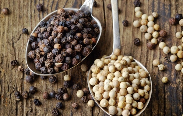 Giá tiêu 16/11/2025, giá tiêu hôm nay, giá tiêu, giá tiêu tăng, thị trường hồ tiêu, hồ tiêu Việt Nam, hồ tiêu Ấn Độ, tiêu Brazil, Tây Nguyên, Đông Nam Bộ