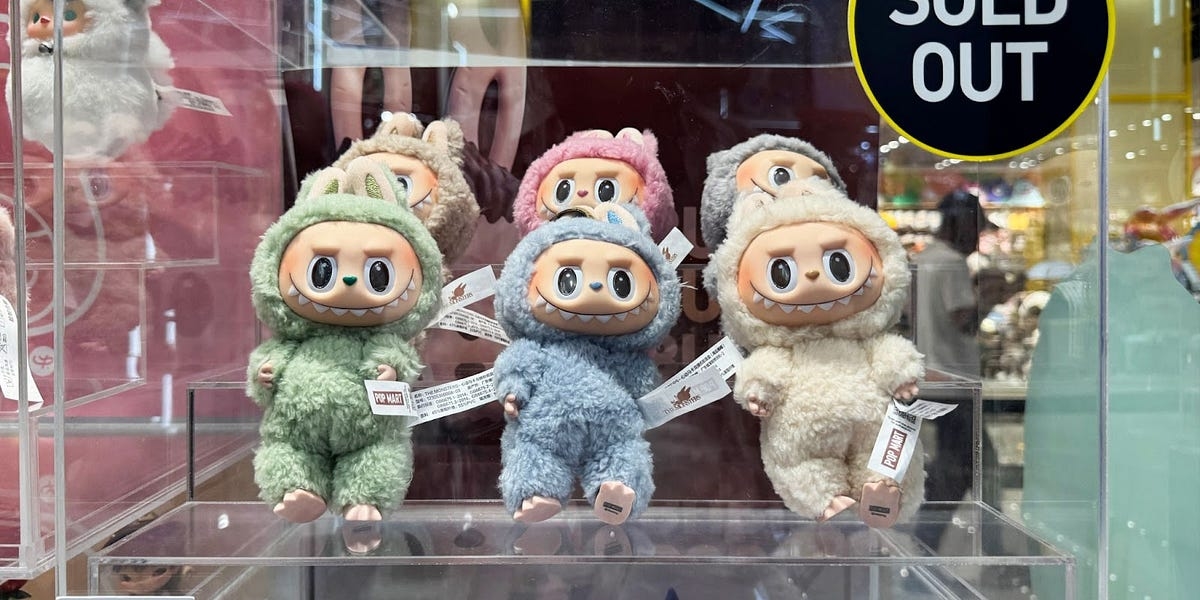 Pop Mart, Labubu, Beanie Babies, bong bóng đồ chơi, Melinda Hu, Bernstein, doanh thu Pop Mart