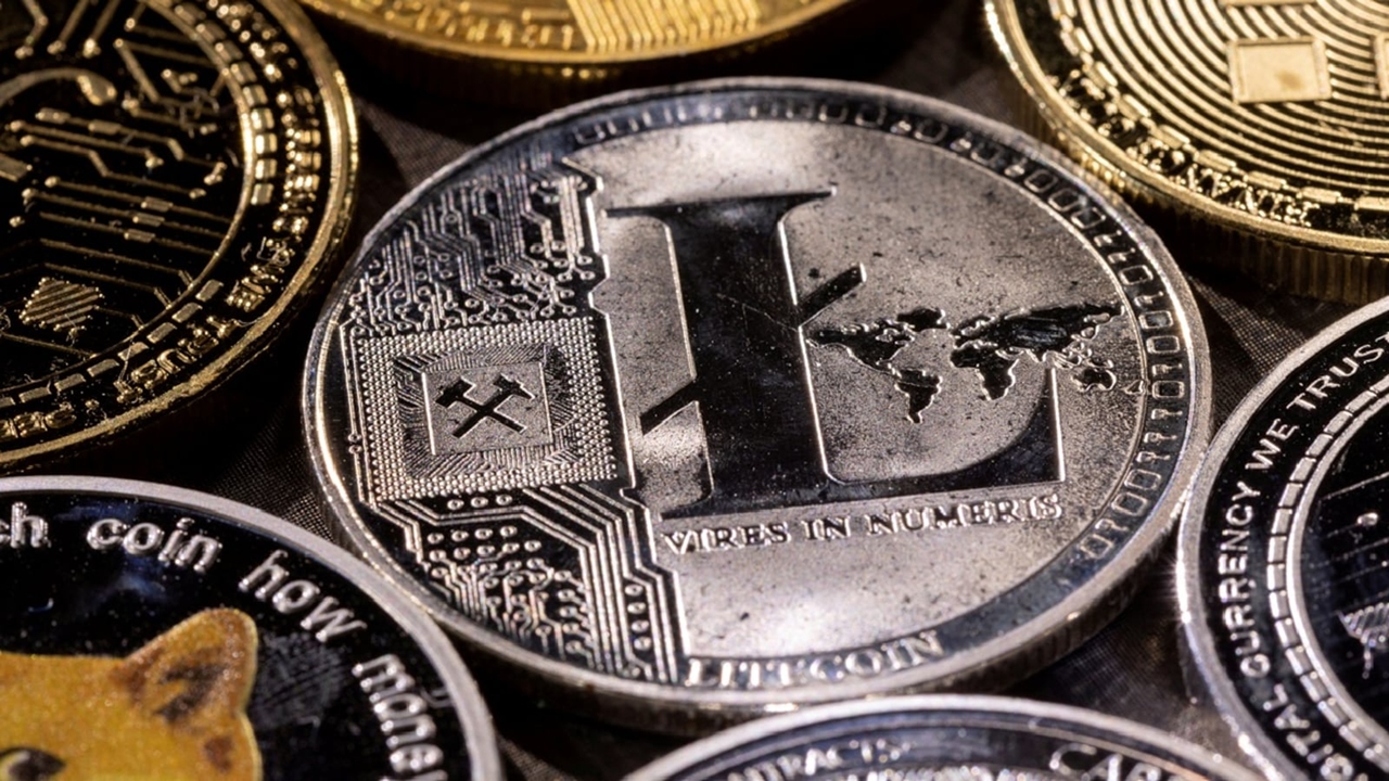 Altcoin, Bitcoin, thị trường crypto, token rủi ro, ETF crypto, Dogecoin